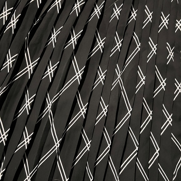 NWT Banana Republic Geometric Pleated Midi Skirt - Picture 2 of 6